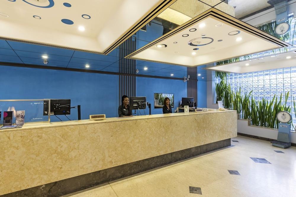 Quality Hotel Ambassador Perth Exterior foto